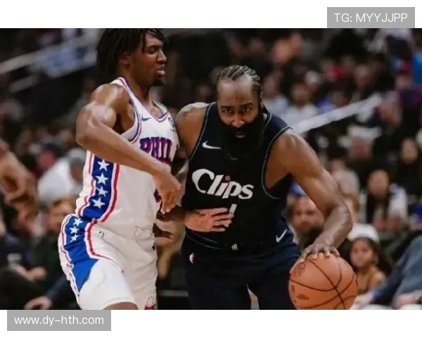 76人力克热火迎来四连胜 哈登与恩比德联手攻防奏效