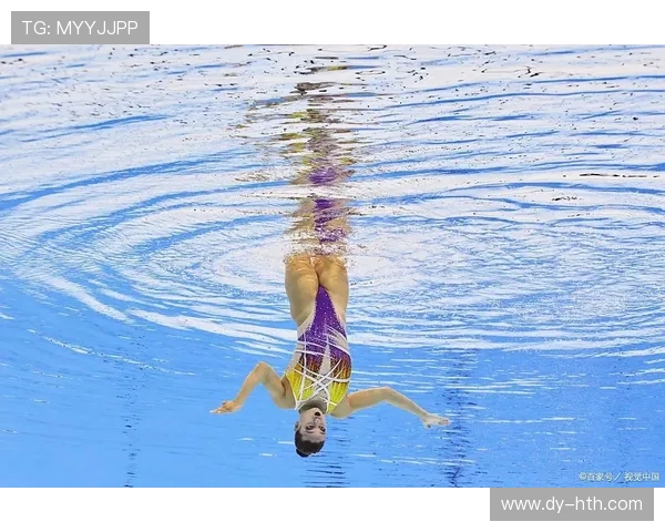 从基础动作到高难度技巧全面解析现代跳水运动的发展与魅力展示全