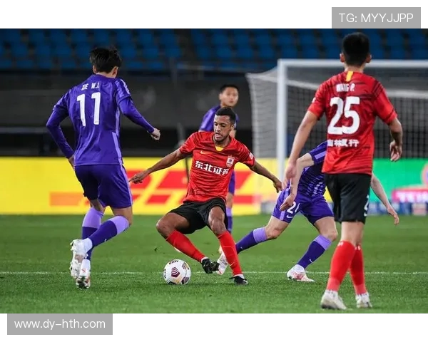 浙江队全力迎战长春亚泰双方鏖战激烈争夺三分焦点之战