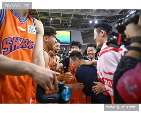 今晚CBA直播精彩对决上海队迎战劲敌一同见证篮球盛宴 今晚CBA直播精彩对决上海队迎战劲敌一同见证篮球盛宴