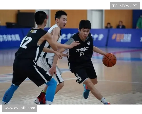 国青队篮球对阵北京四中精彩赛事回顾与分析